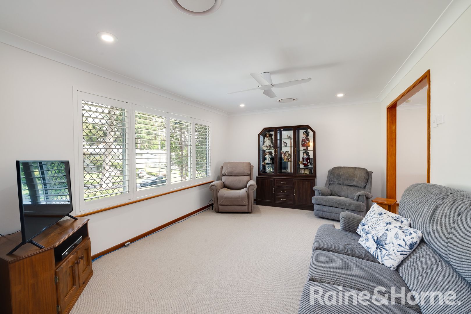 16 Hasluck Drive, Rankin Park NSW 2287, Image 2