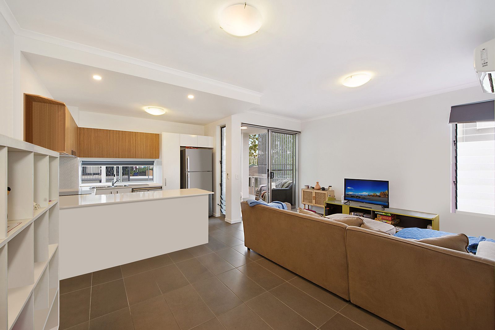 202/60 Hood Street, Sherwood QLD 4075, Image 2