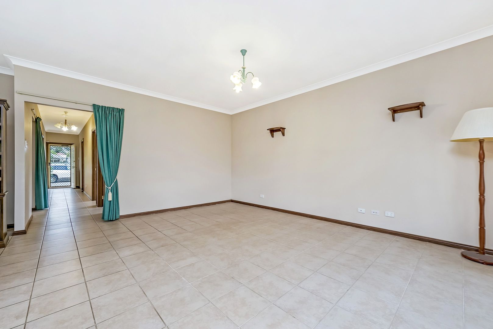 7 Skurray Court, Gawler West SA 5118, Image 2