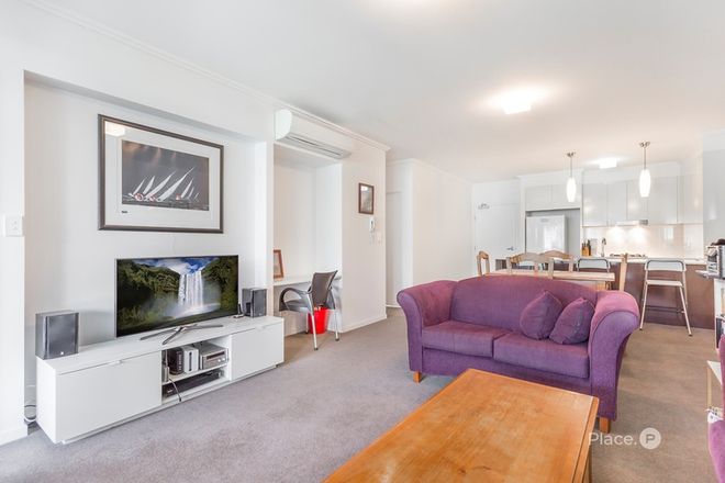 8/52 Yamboyna Street Manly 4179 - Image 3
