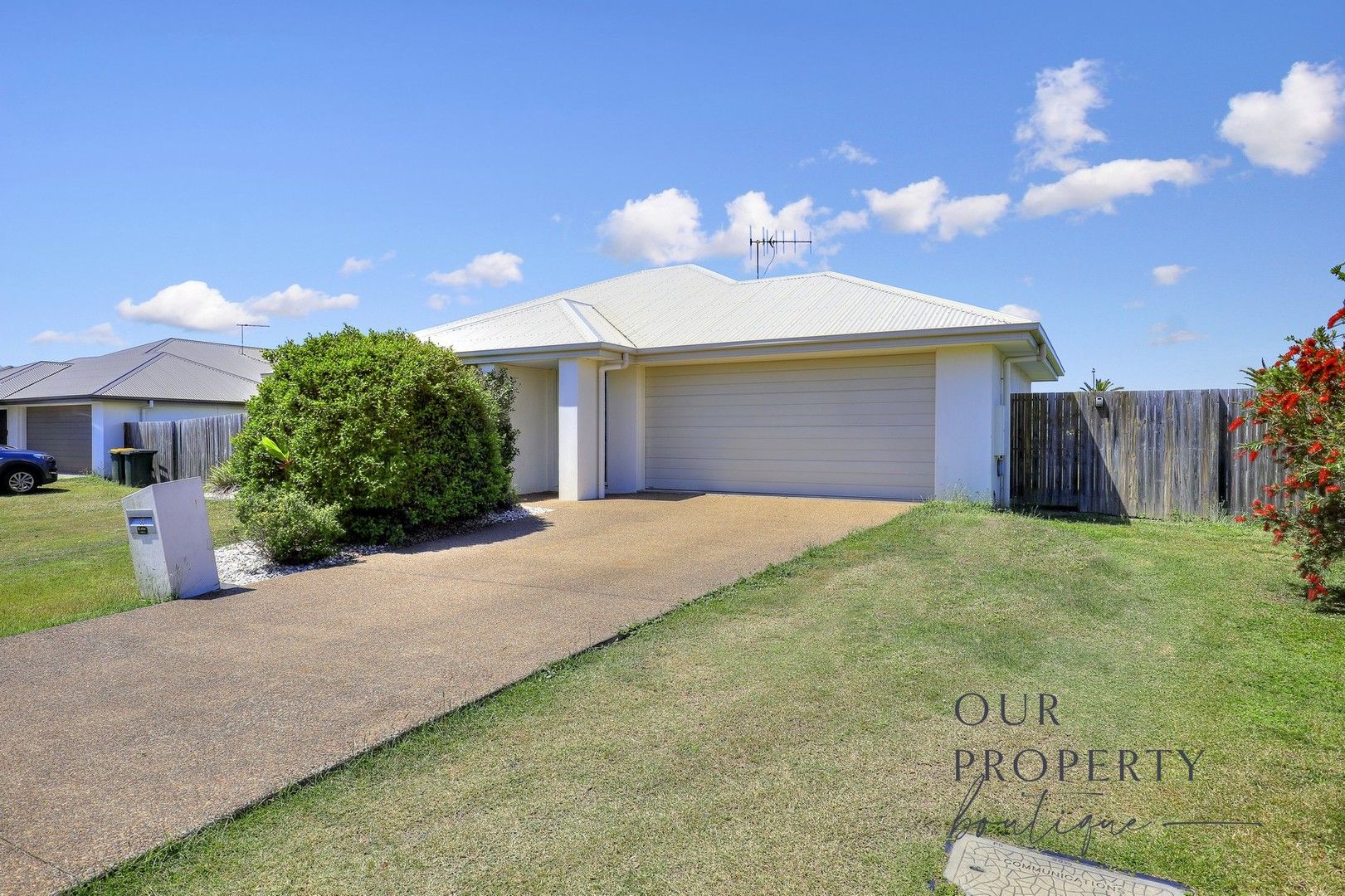 4 bedrooms House in 33 Firefly Street BARGARA QLD, 4670