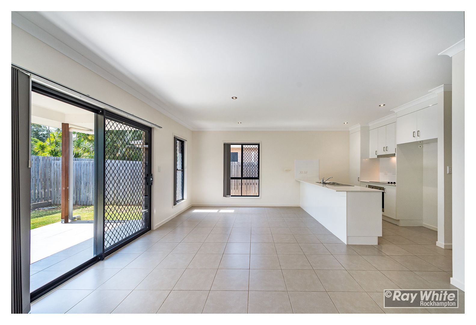 2/12-16 Elphinstone Street, Berserker QLD 4701, Image 2