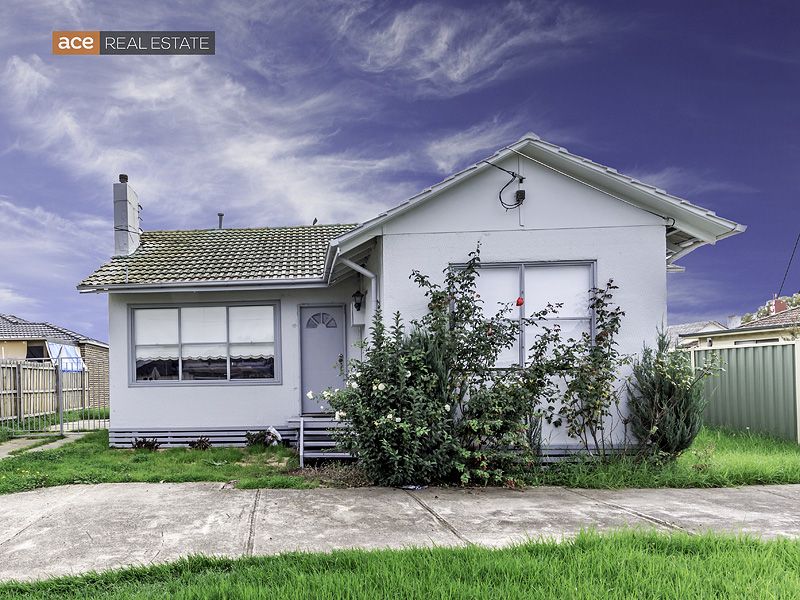 3 bedrooms House in 142 Bladin Street LAVERTON VIC, 3028