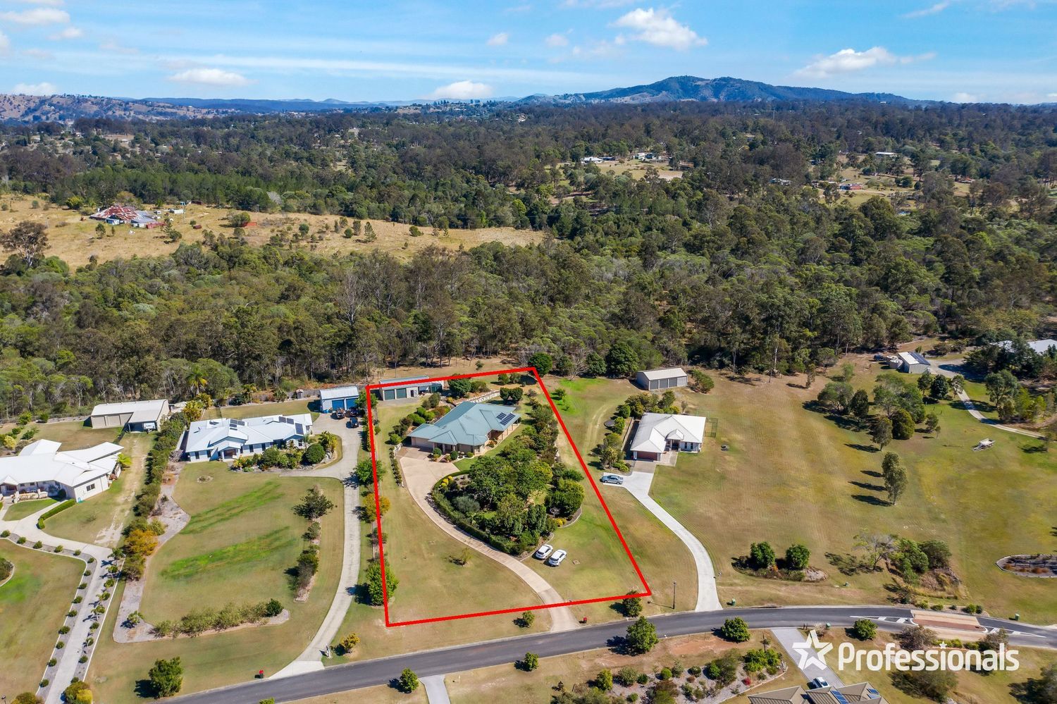 27 Azure Avenue, Banks Pocket QLD 4570, Image 0