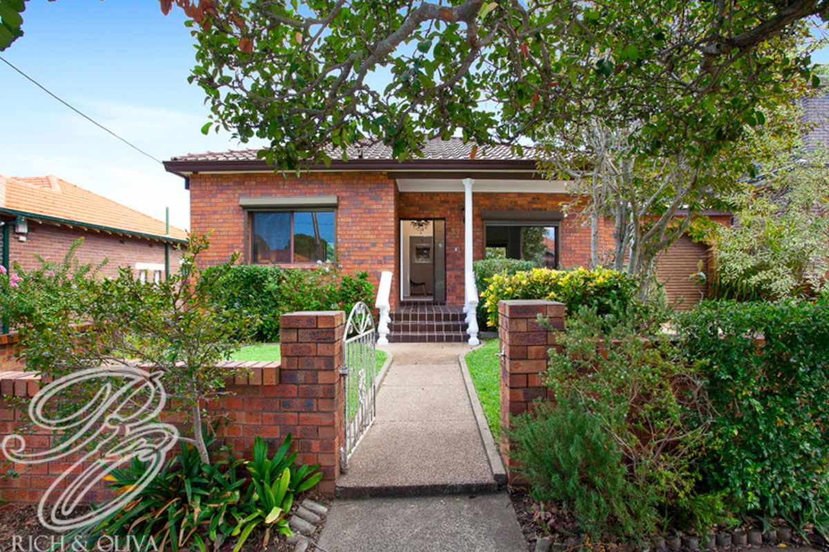 33 Hillcrest Avenue, Strathfield South NSW 2136, Image 0