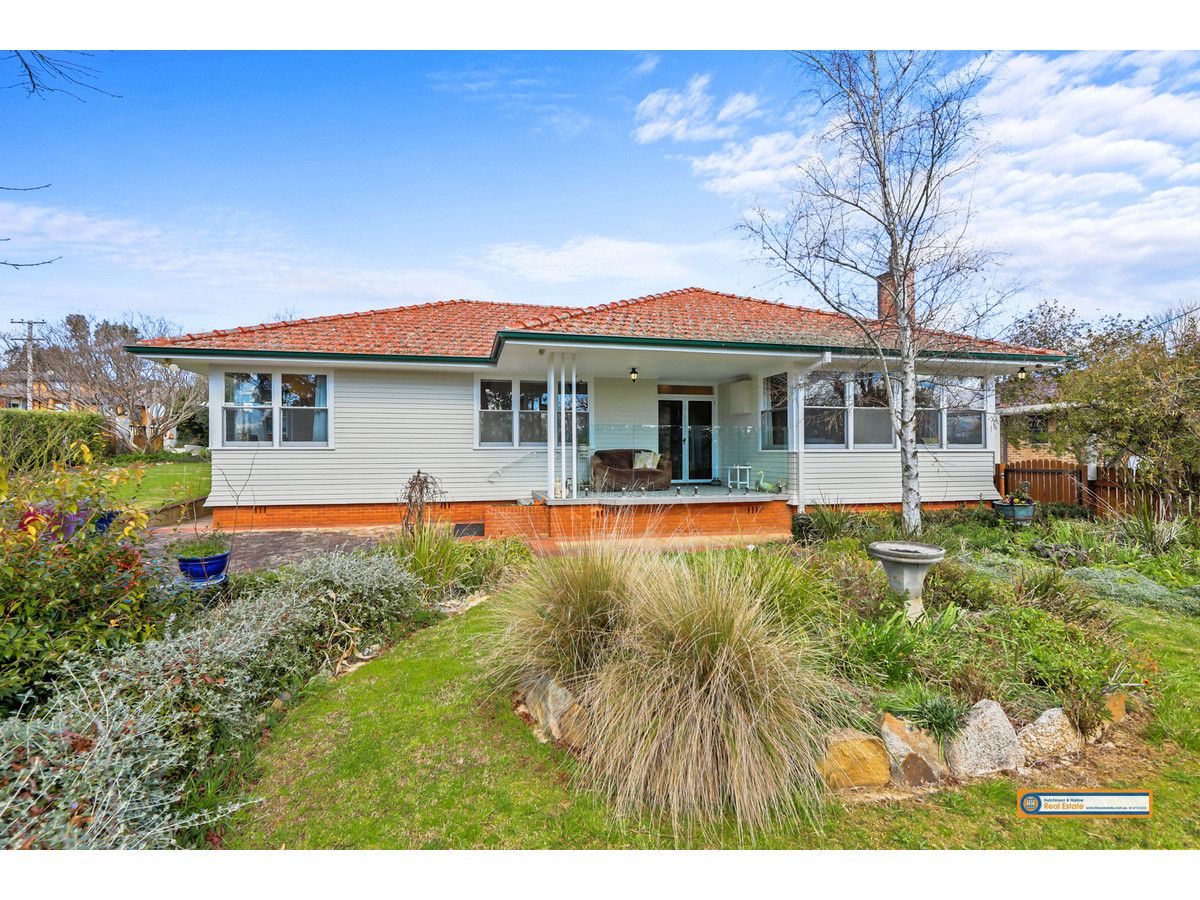 4 bedrooms House in 122 Mann Street ARMIDALE NSW, 2350