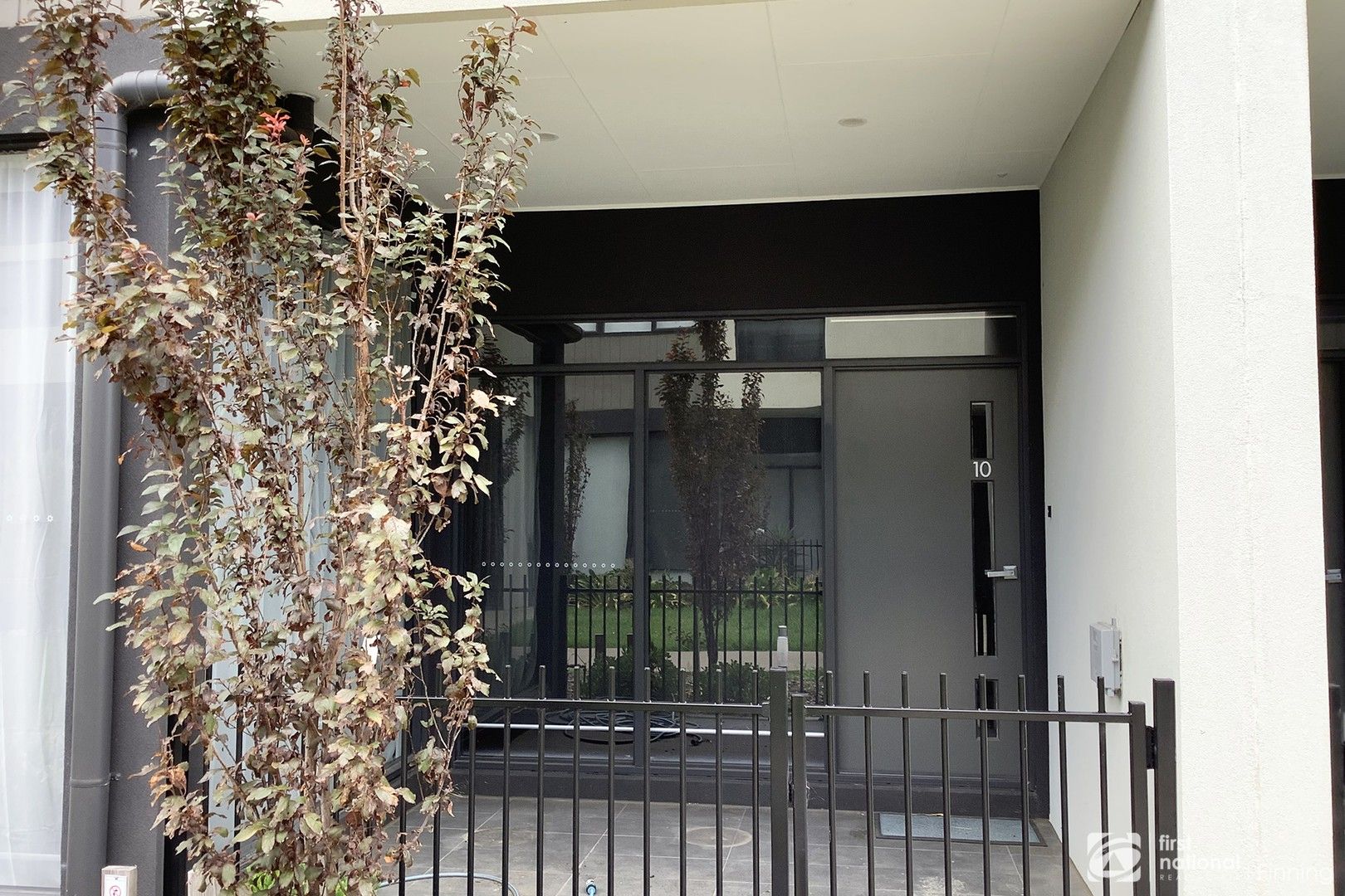 3 bedrooms Townhouse in 10 Coral Pea Way CRANBOURNE WEST VIC, 3977