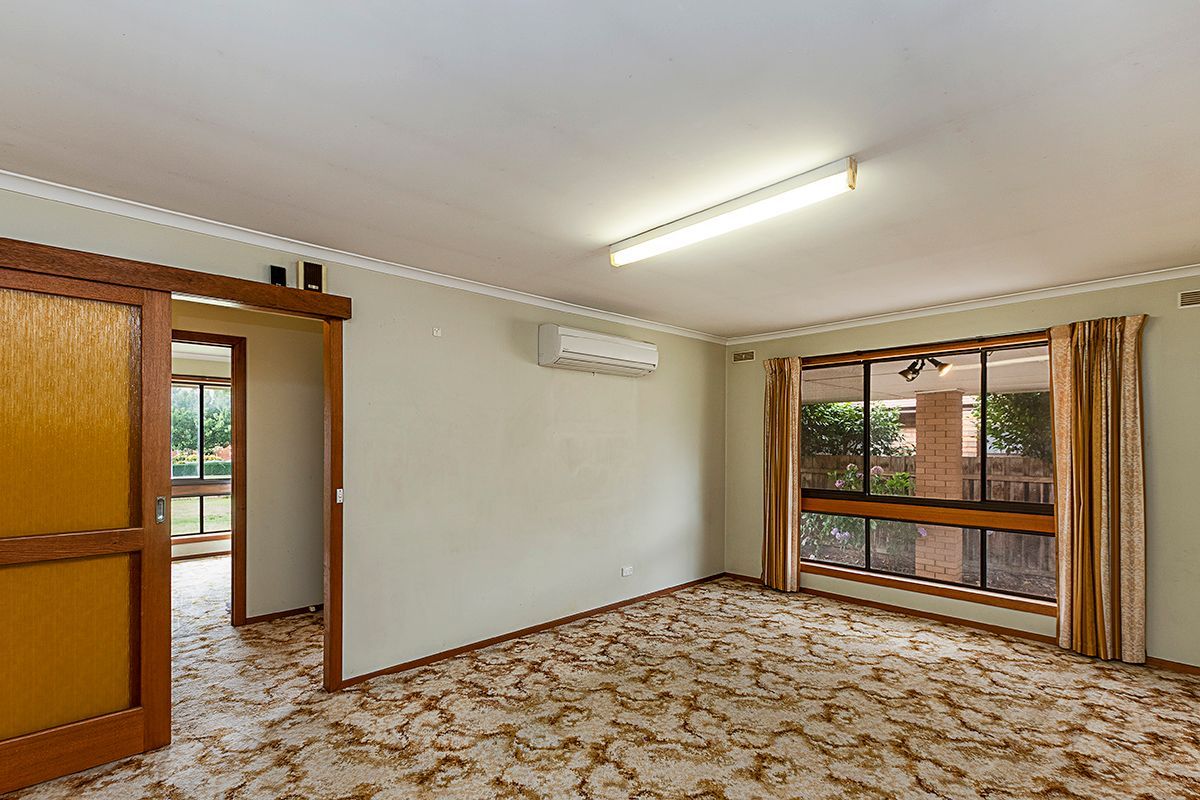 11 Condon Court, Hamilton VIC 3300, Image 2