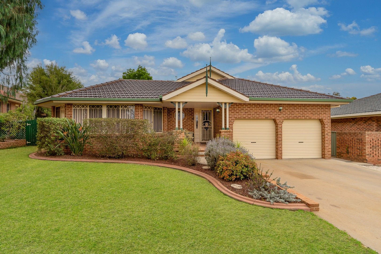 2 Appian Way, Cowra NSW 2794, Image 0