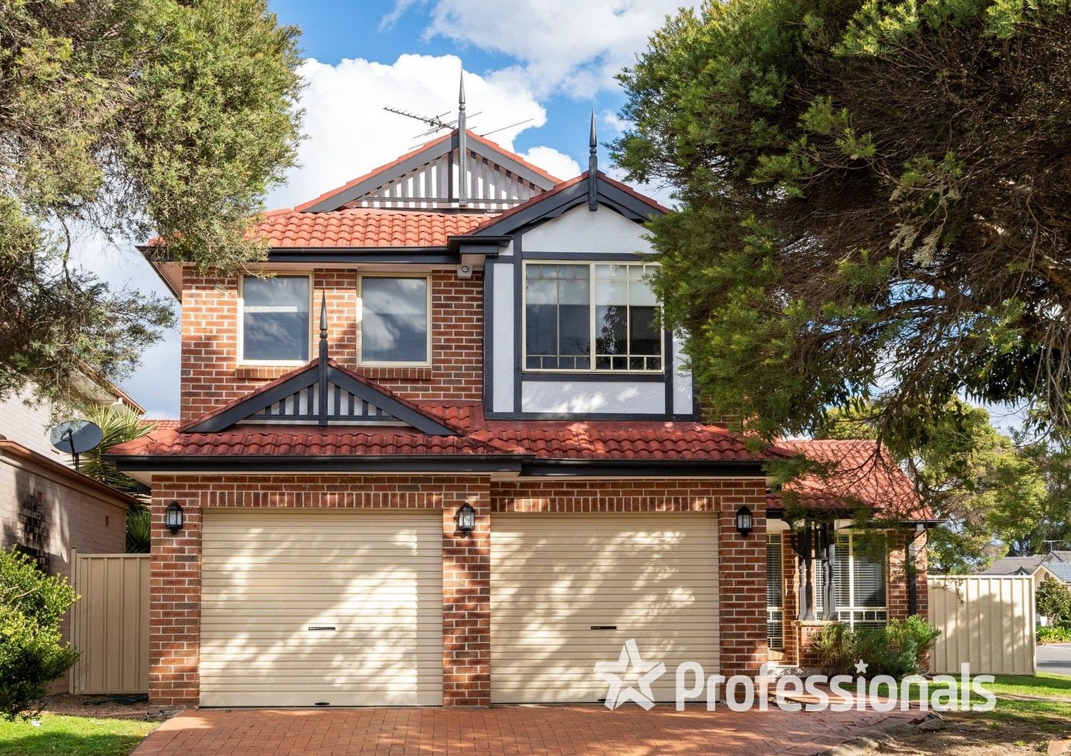 8 Magnolia Close, Casula NSW 2170, Image 0