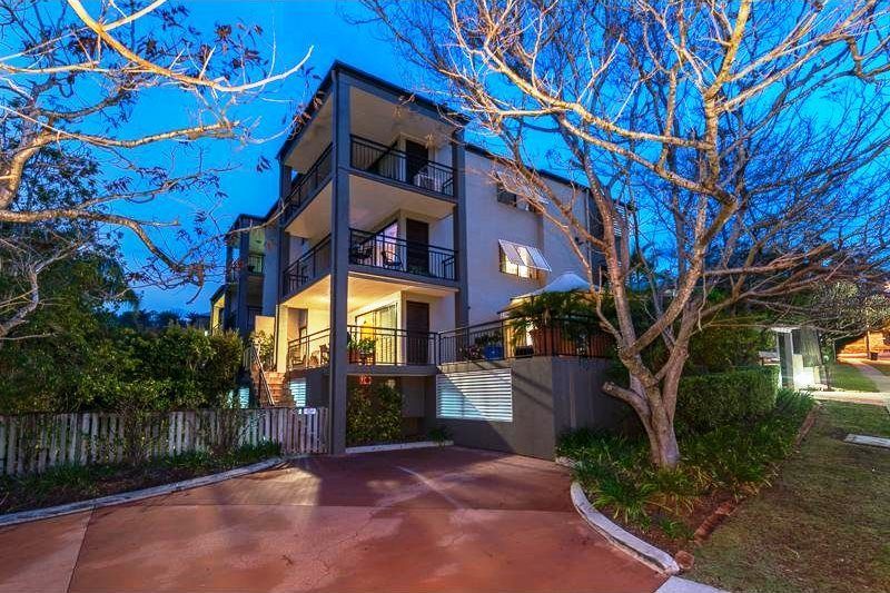 3 bedrooms Apartment / Unit / Flat in 1/110 Indooroopilly Rd TARINGA QLD, 4068
