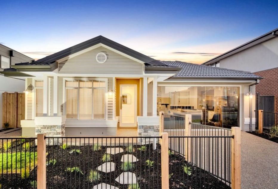 4 bedrooms House in 42 Piano Road WOLLERT VIC, 3750