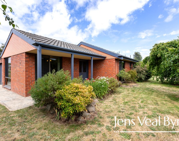 23 Shaw Avenue, Wendouree VIC 3355