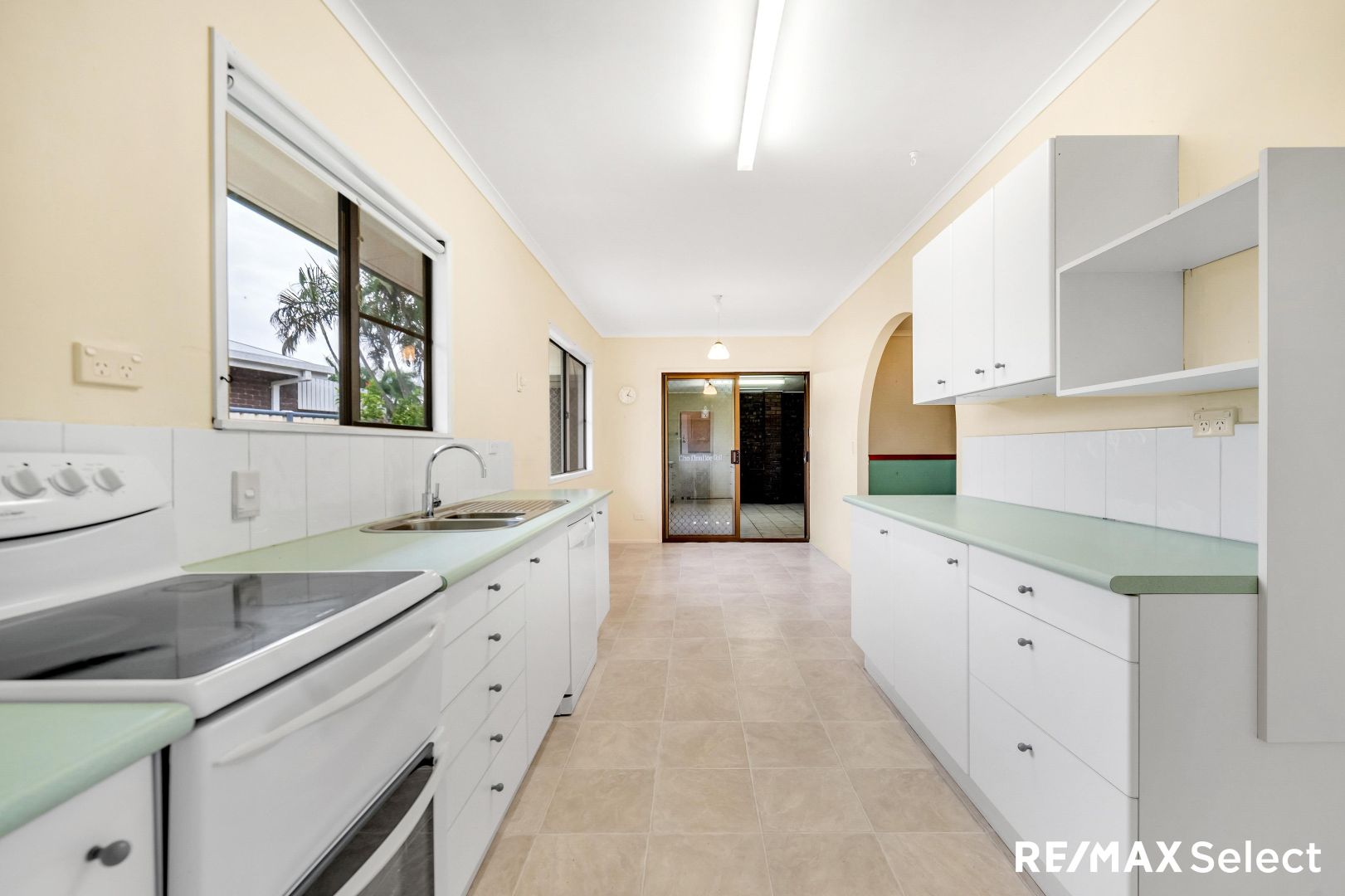 15 Spannagle Street, Bucasia QLD 4750, Image 2