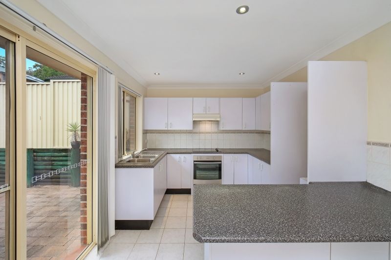 2 bedrooms Villa in 26A Katherine Crescent GREEN POINT NSW, 2251