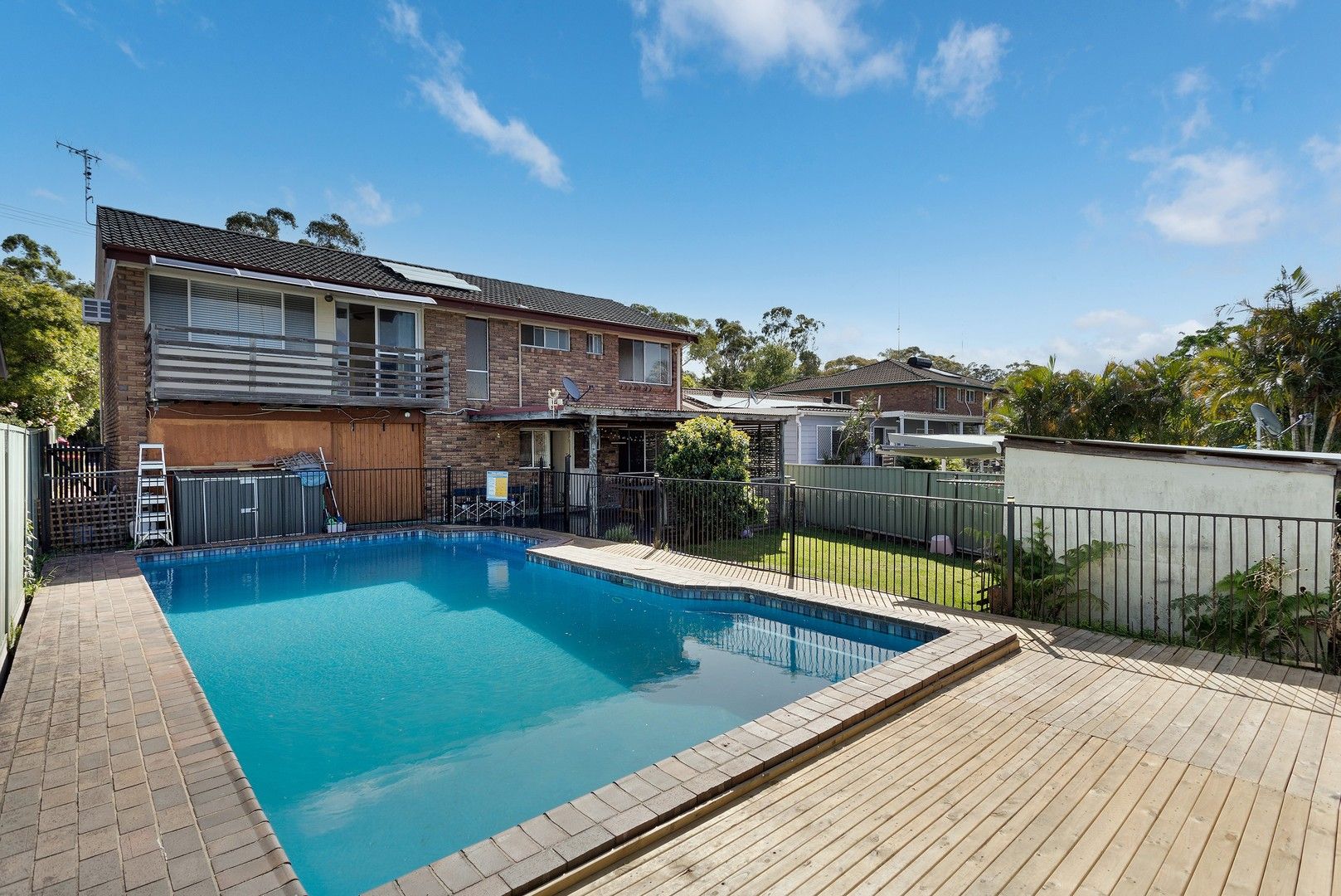 5 bedrooms House in 43 Wyong Road BERKELEY VALE NSW, 2261