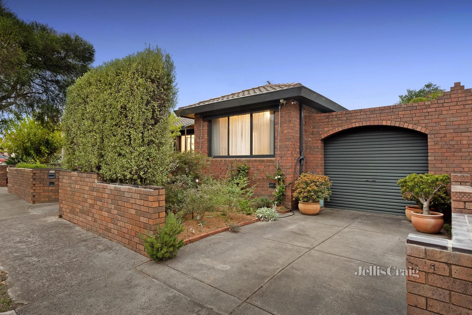 2/143 Waverley Road, Chadstone VIC 3148, Image 1