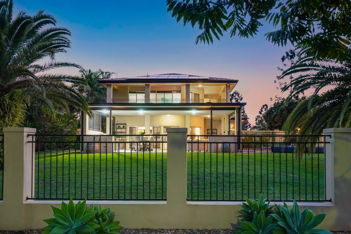 35 Thomas Macleod Avenue, Sinnamon Park QLD 4073, Image 2