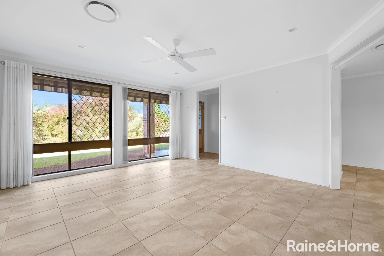 23 Lyndhurst Drive, Bomaderry NSW 2541, Image 1
