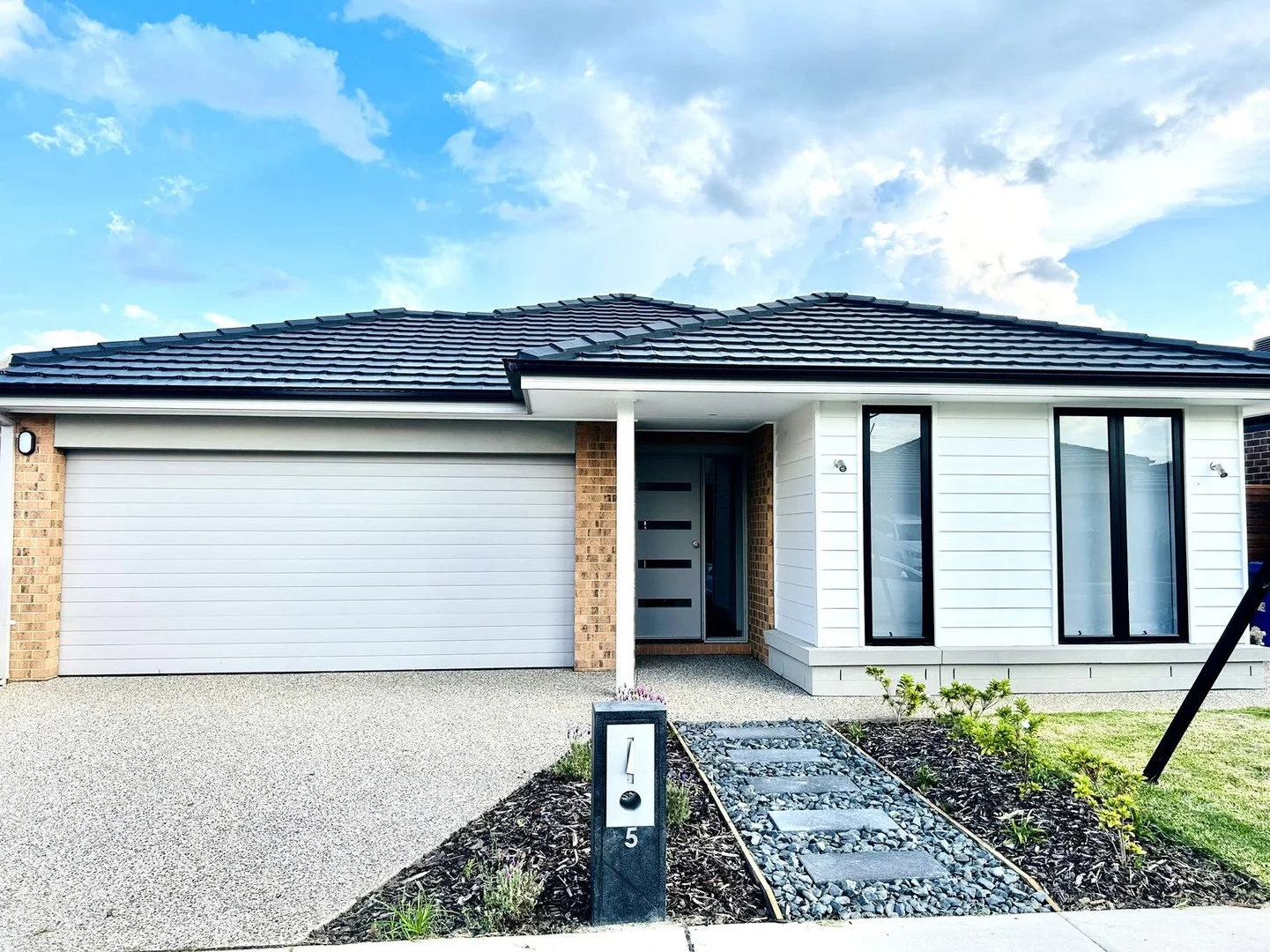 5 Langwarrin Crescent, Clyde North VIC 3978