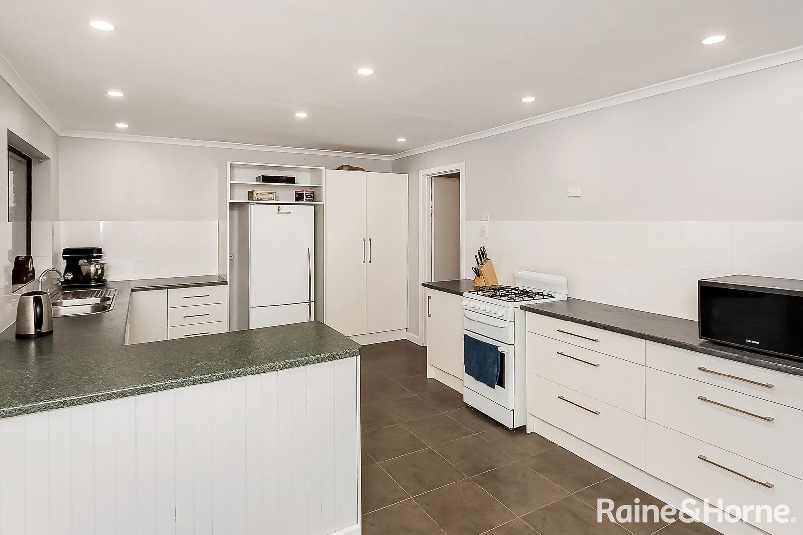 26 Parker Avenue, Strathalbyn SA 5255, Image 2