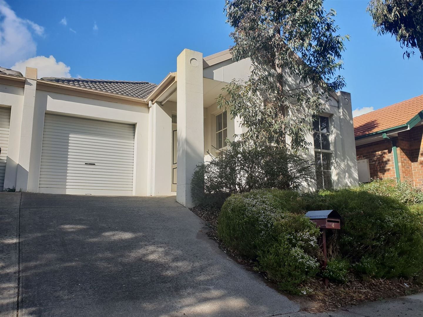 4 The Quadrangle , Glen Waverley Property History & Address Research