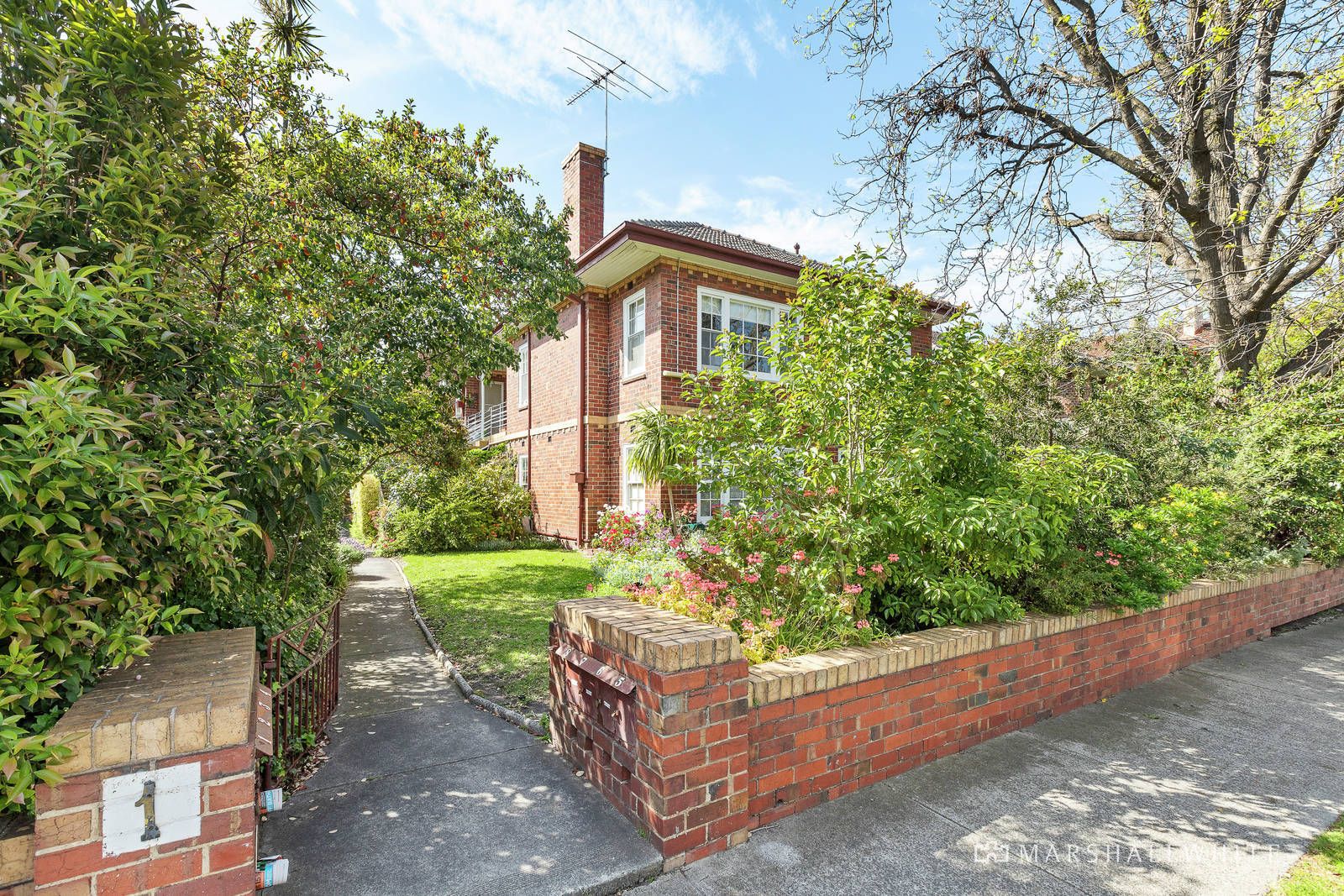 2 bedrooms Apartment / Unit / Flat in 4/1 Lansdowne Road ST KILDA EAST VIC, 3183