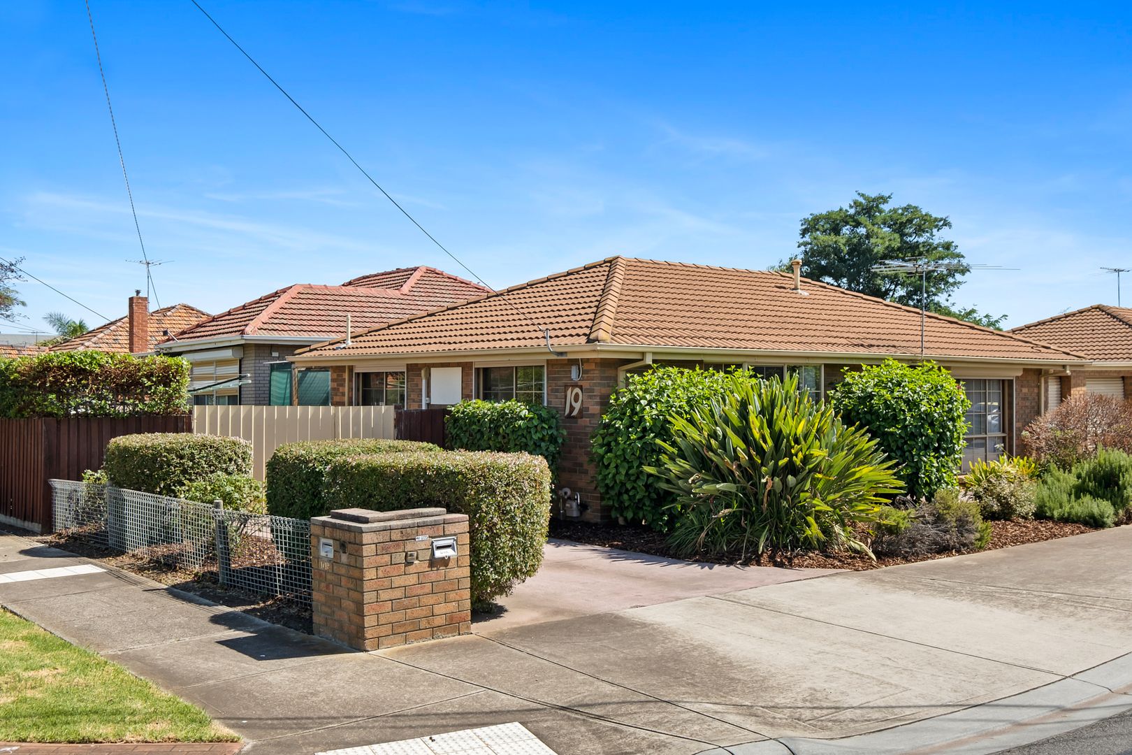 19 Rawson Avenue, Sunshine VIC 3020, Image 2