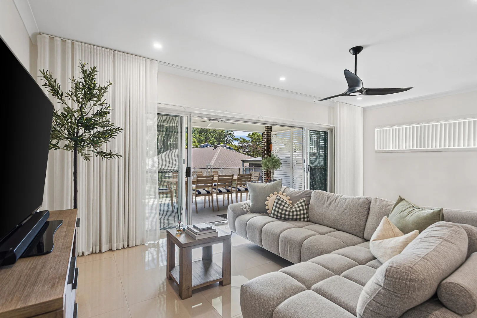 8 Whistlers Run, Albion Park NSW 2527