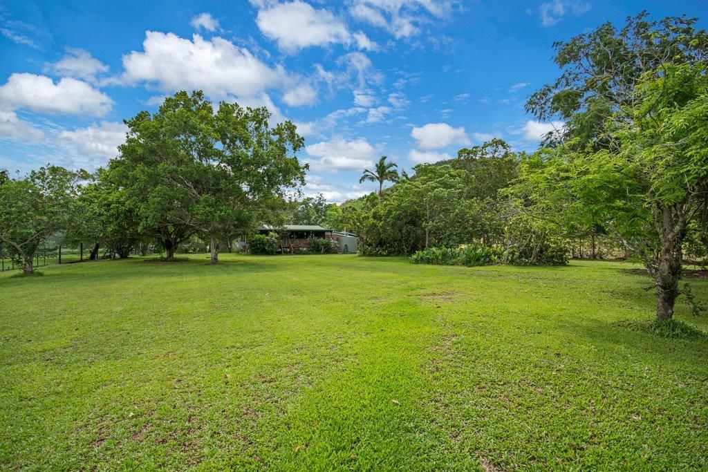 90 - 92 Somerset Drive, MIALLO QLD 4873, Image 1