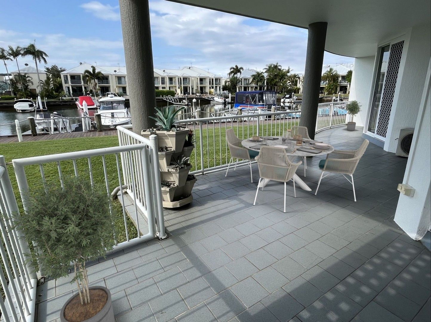 3 bedrooms Apartment / Unit / Flat in 71/1 Lee Rd RUNAWAY BAY QLD, 4216