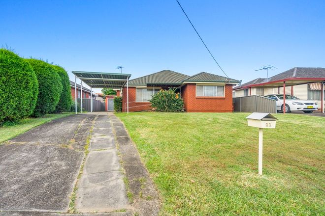 Picture of 11 Fernlea Place, CANLEY HEIGHTS NSW 2166