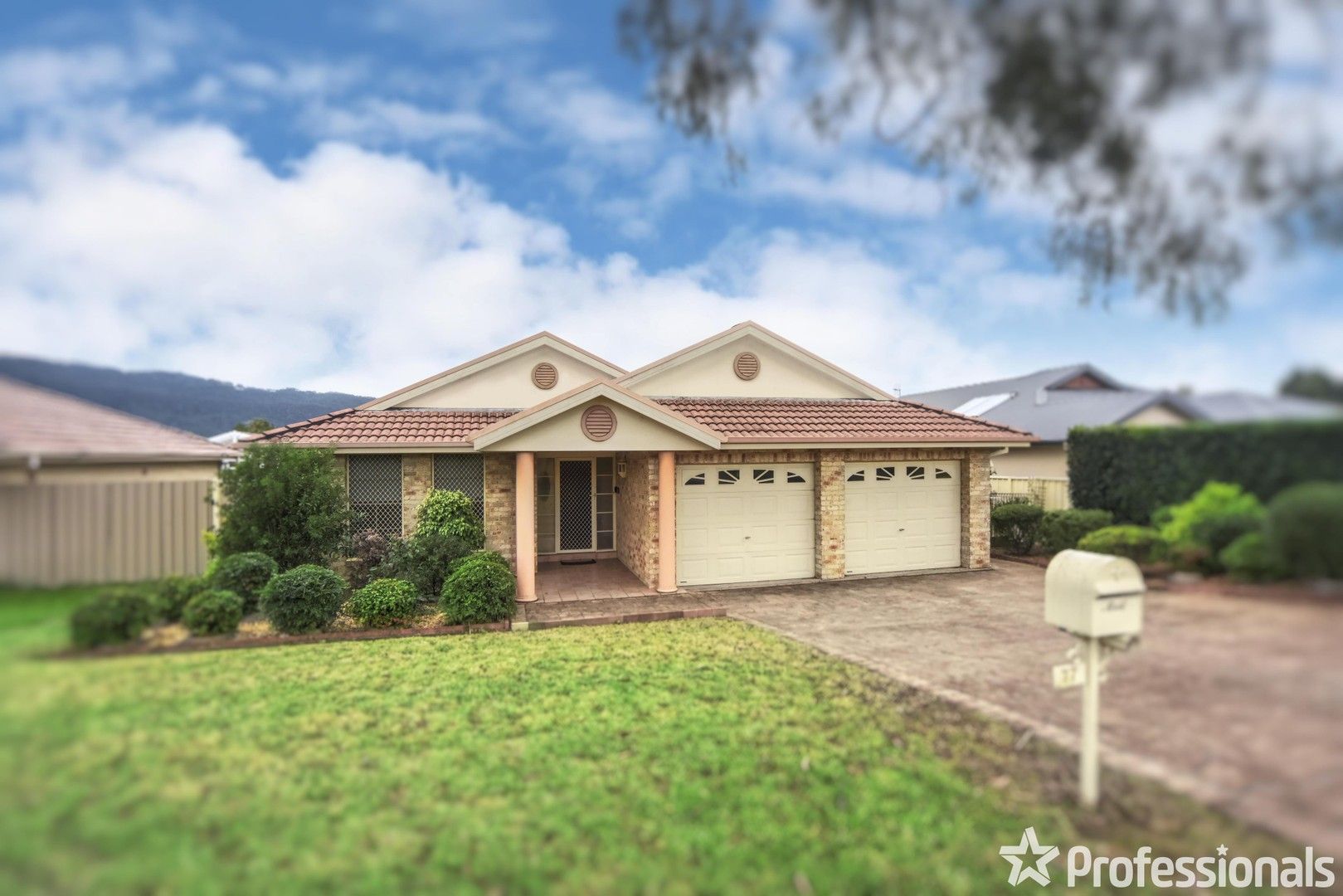 77 Sheraton Circuit, Bomaderry NSW 2541, Image 0