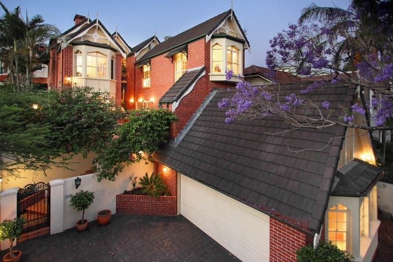 4 bedrooms House in 160 Wynnum Road NORMAN PARK QLD, 4170