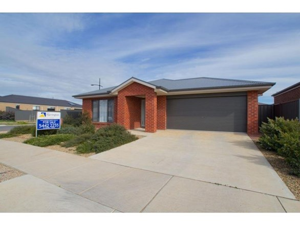 2 Peninsula Drive, Eaglehawk VIC 3556