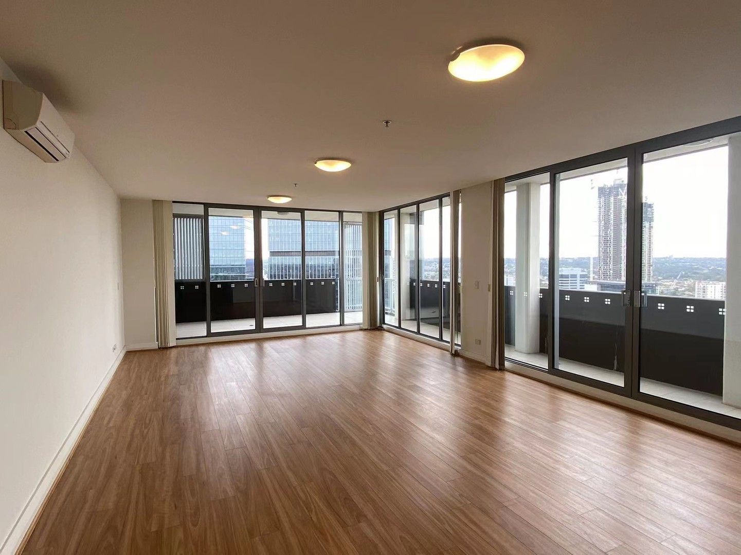 3 bedrooms Apartment / Unit / Flat in 2703/118 Church St PARRAMATTA NSW, 2150