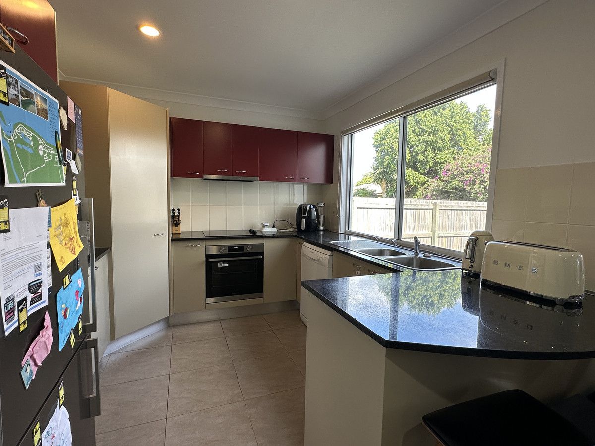 13 Swan View Court, Toogoom QLD 4655, Image 2
