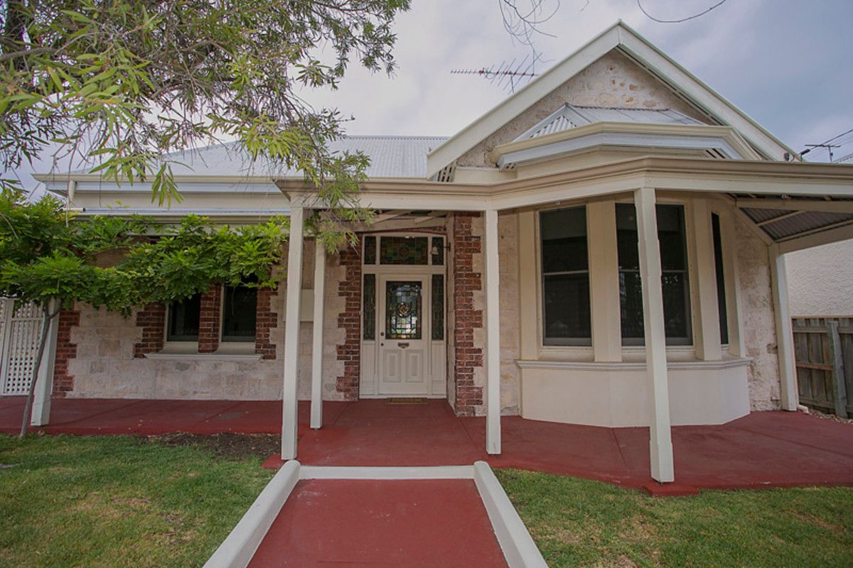 4 bedrooms House in 13 Nelson Street SOUTH FREMANTLE WA, 6162