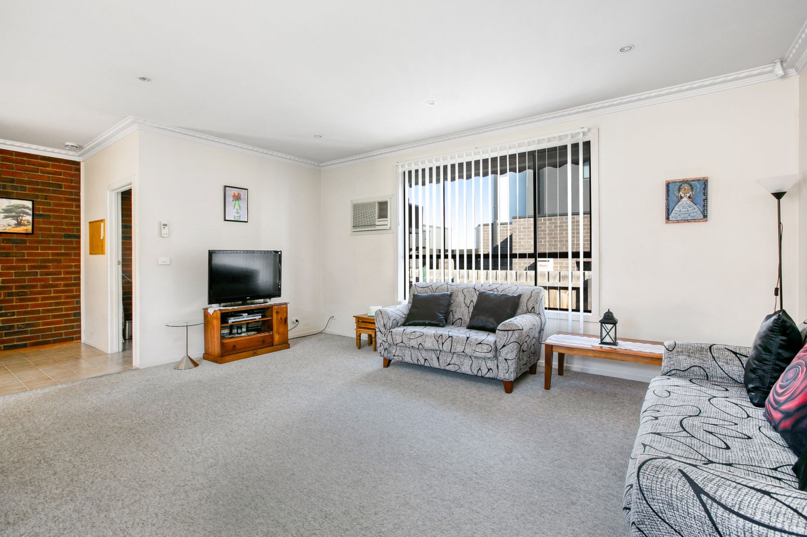 2/5 Barry Street, Reservoir VIC 3073, Image 2