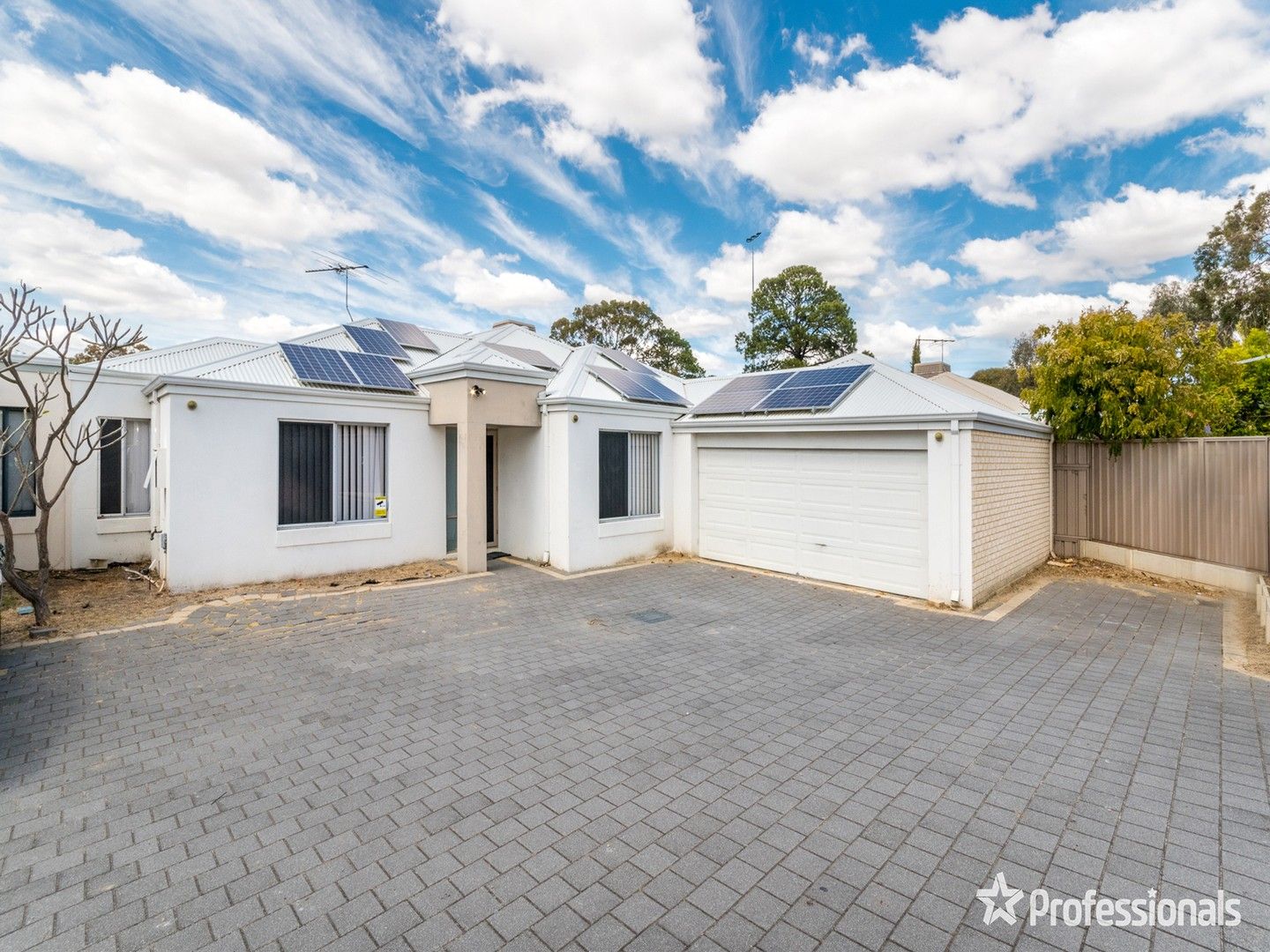 6 bedrooms House in 24 Behan Street BENTLEY WA, 6102