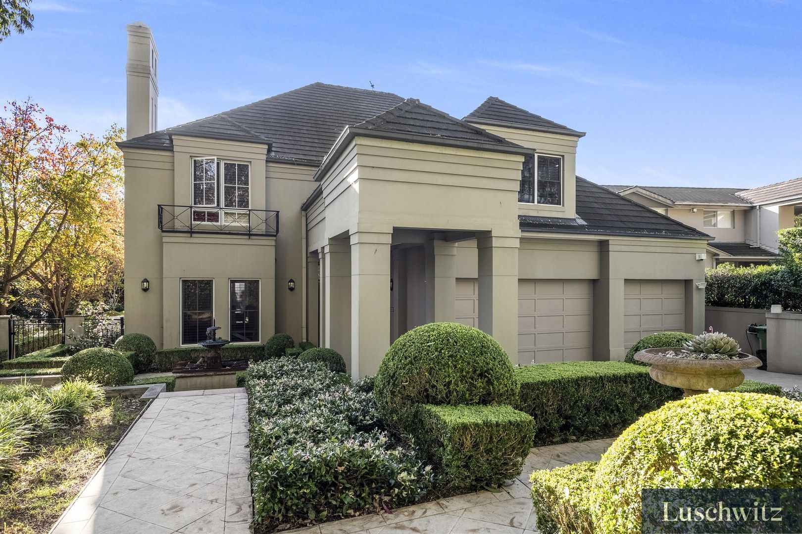 5 bedrooms House in 10 Ganmain Road PYMBLE NSW, 2073