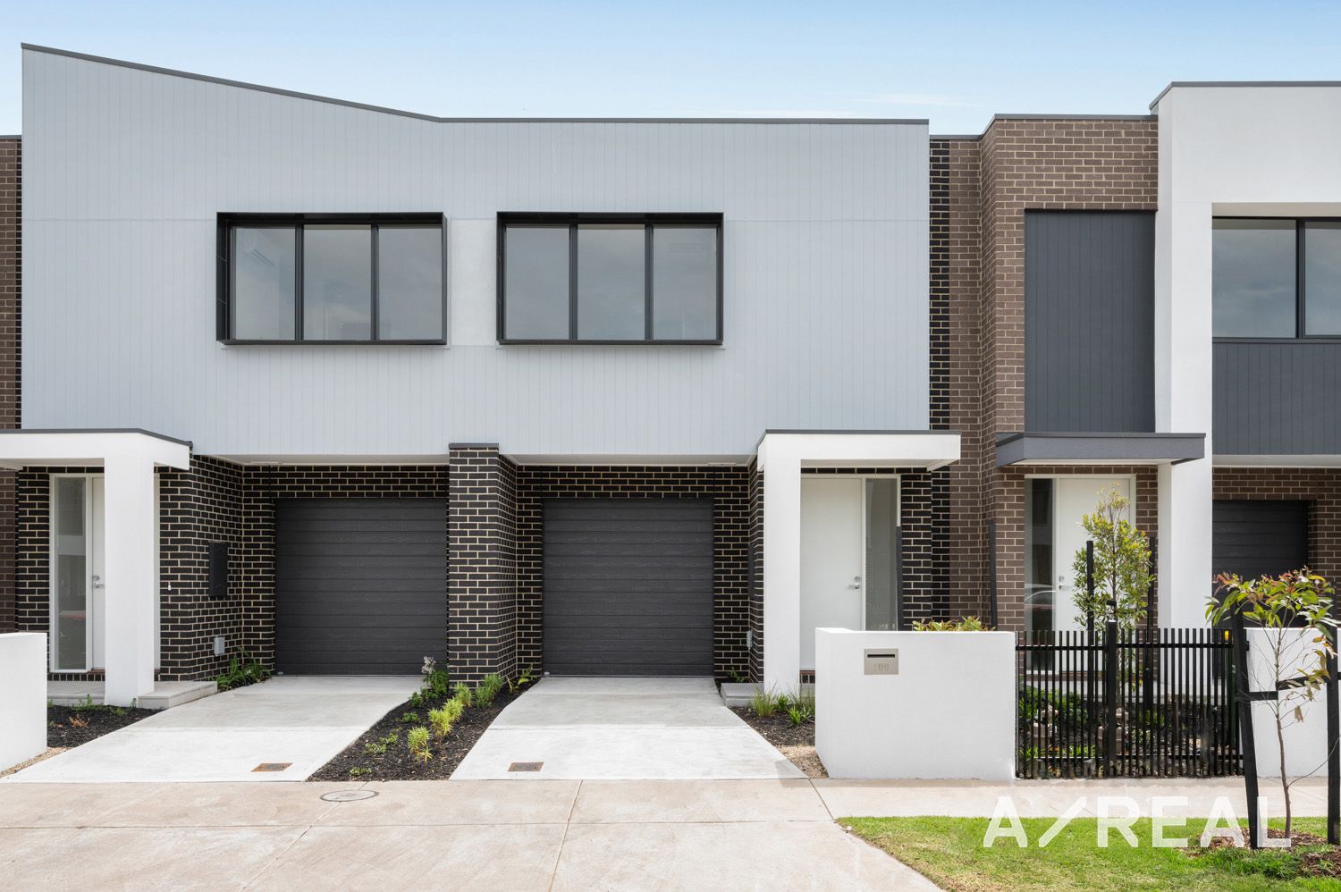 3 bedrooms Townhouse in 100 Royal Road BRAYBROOK VIC, 3019