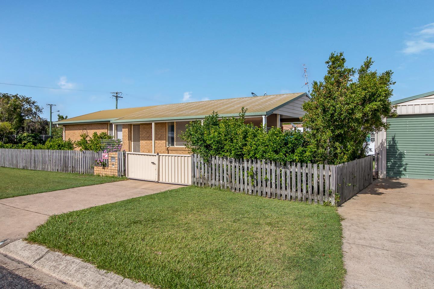 3 bedrooms House in 125 Hammond Street URANGAN QLD, 4655