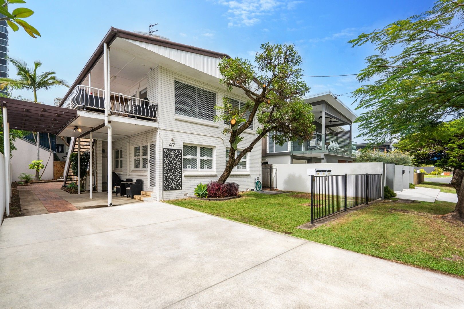 47 Rankin Parade, Main Beach QLD 4217, Image 2