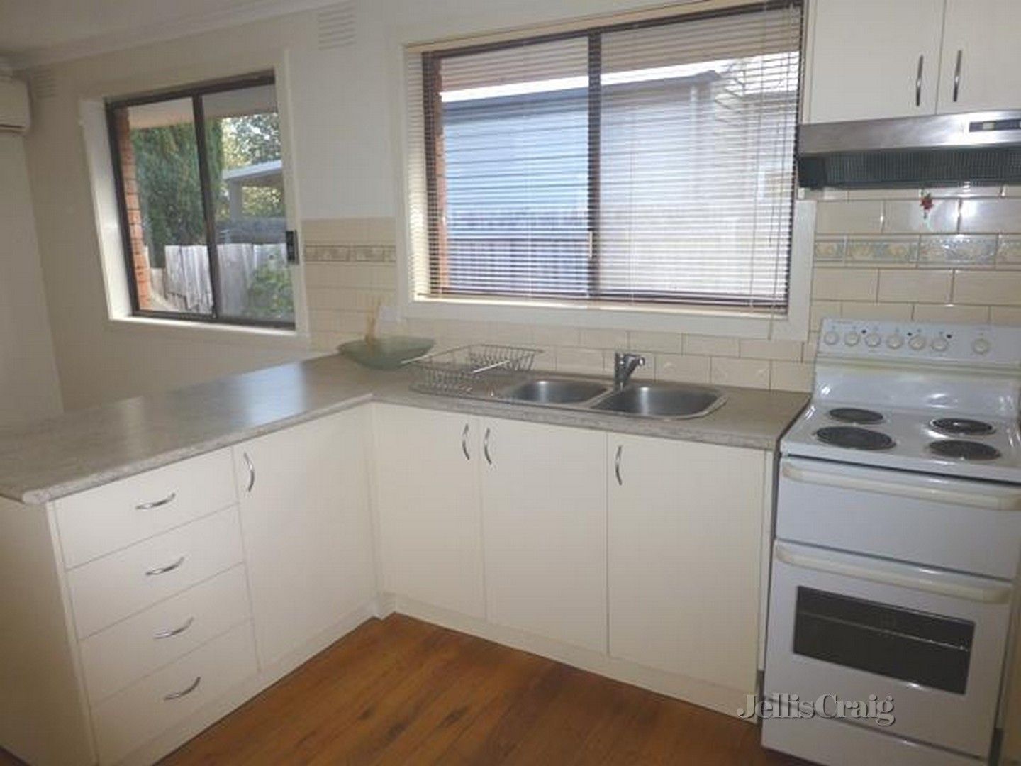 2 bedrooms Apartment / Unit / Flat in 2/574 Moreland Road BRUNSWICK WEST VIC, 3055