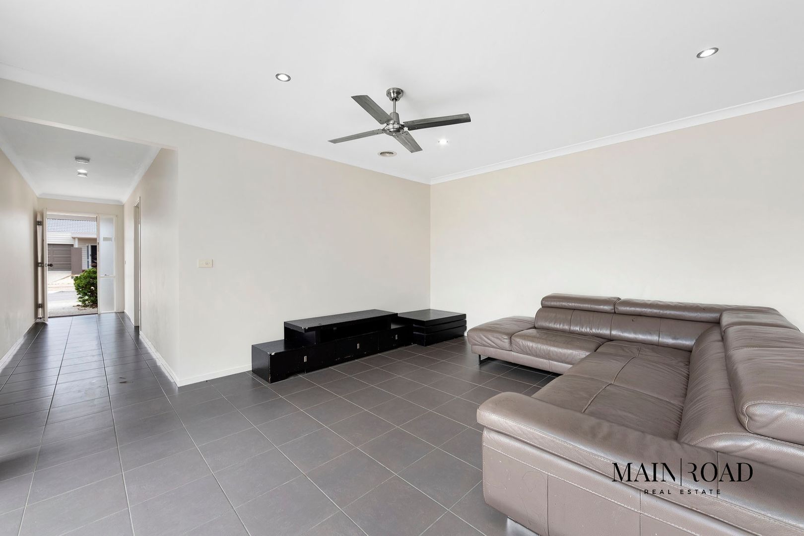 31 Red Box Crescent, Burnside Heights VIC 3023, Image 1