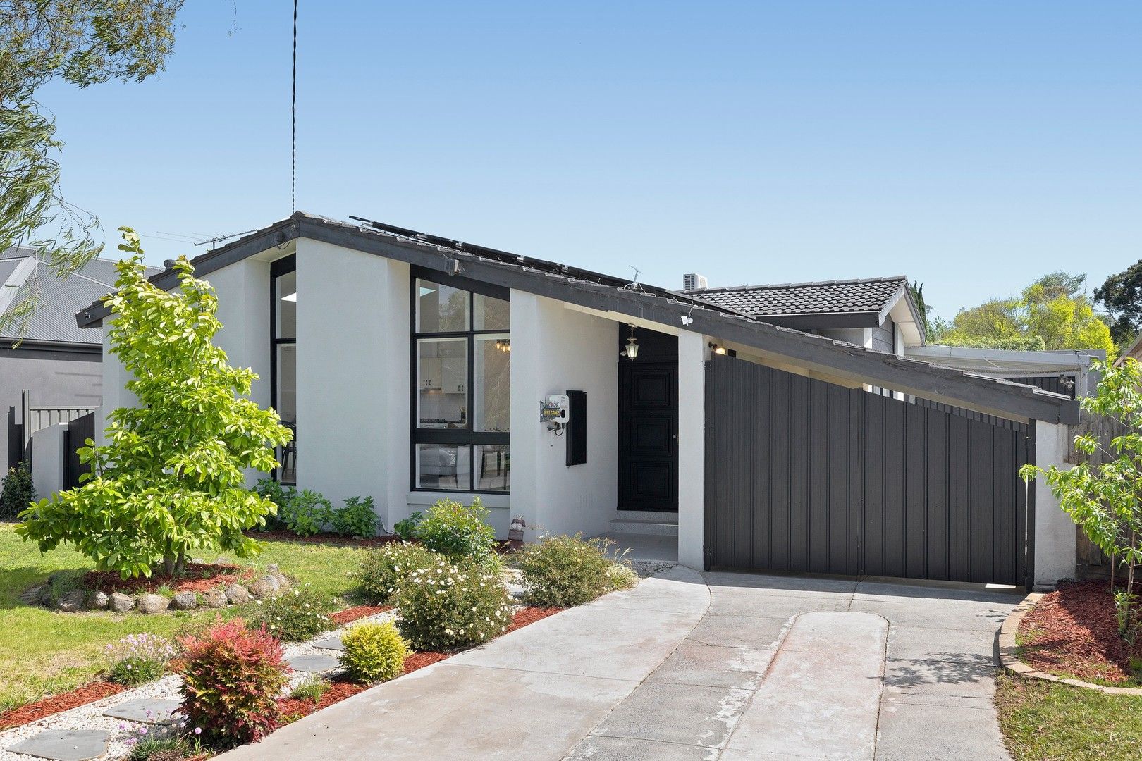 3 bedrooms House in 1725 Ferntree Gully Rd FERNTREE GULLY VIC, 3156