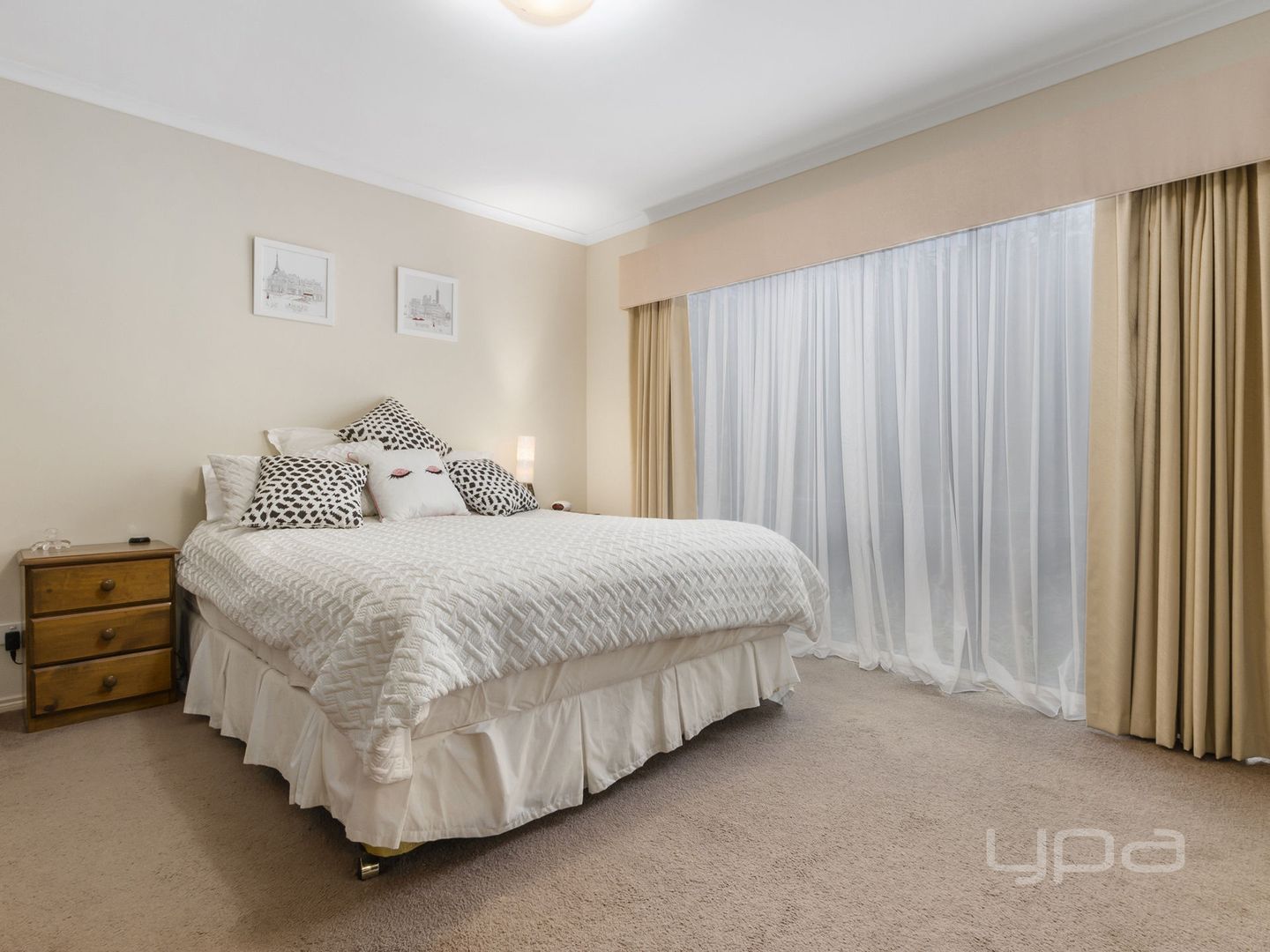 10 Hollydale Court, Melton West VIC 3337, Image 2