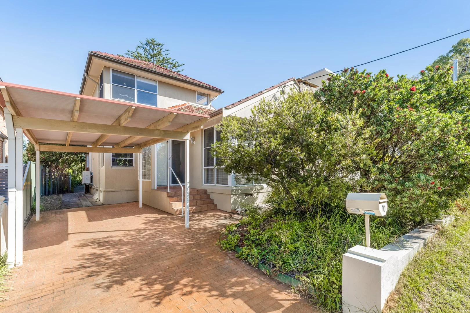 Primary image of 10 Wollun Street, Como NSW 2226