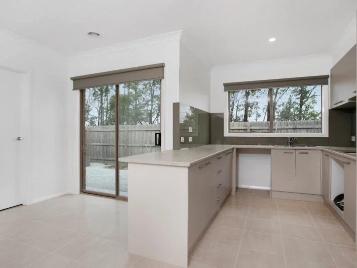 Additional image 4 of 2/39 Cameron Way, Pakenham VIC 3810